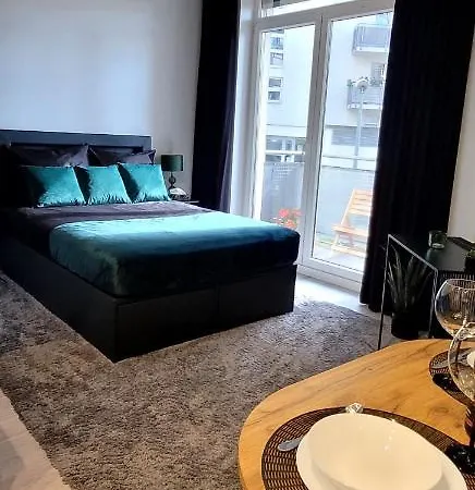 16 Z Parkingiem Apartament